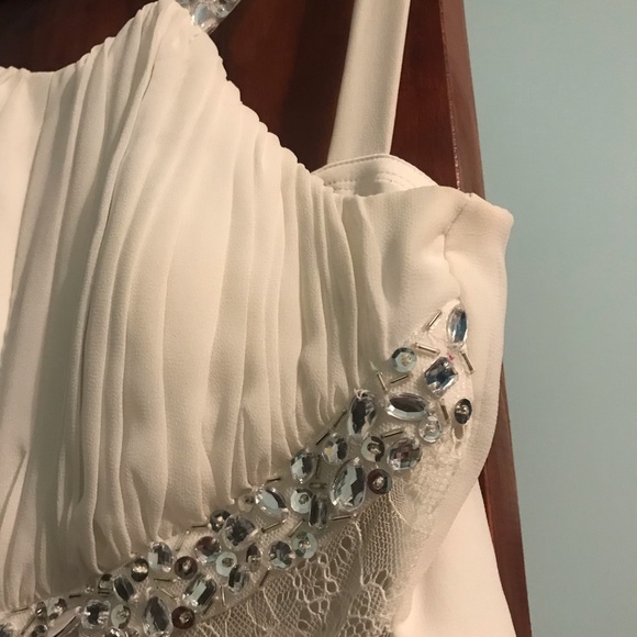 White short formal dress - Picture 2 of 8